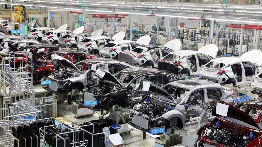 延续销冠势头 丰田2022财年剑指1100万辆产量，供应链承压下再扩产